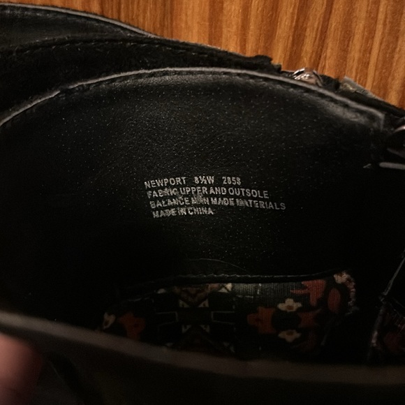 Avenue Newport black knee high plus size boots size 8.5W - Picture 3 of 9